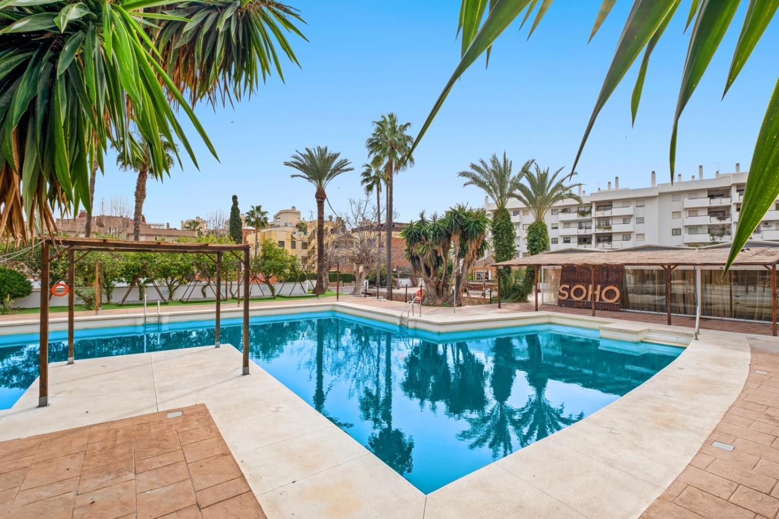 Piso Con 2 Habitaciones, 2 Terrazas Y Piscina Torremolinos Exterior photo